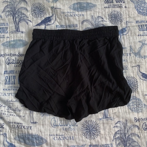 Black Vero Moda Shorts - Picture 2 of 3